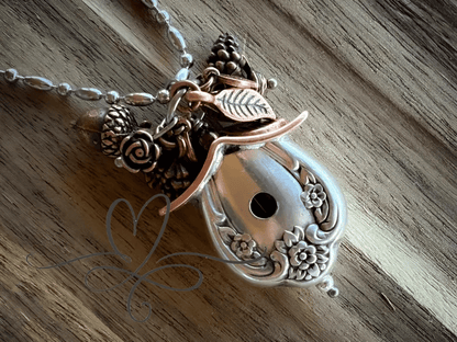 ✨The 1951 "Magnolia" Birdhouse Necklace